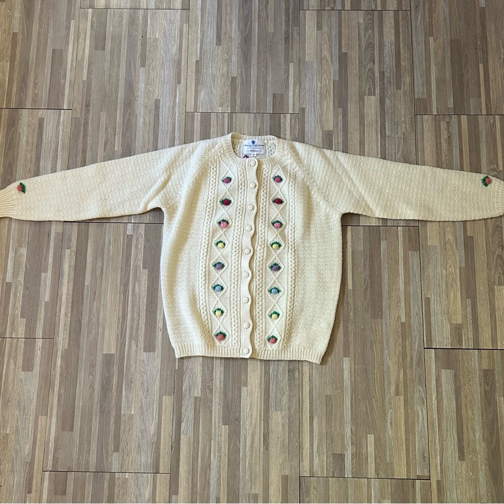 NWT Vintage English Sports Shops 100% Wool Cream Button Up Cardigan Size M